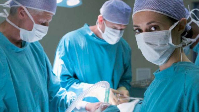 «Φρένο» στα απογευματινά χειρουργεία: Ελλείψεις προσωπικού και κλειστές αίθουσες «παγώνουν» το πρόγραμμα του ΕΣΥ