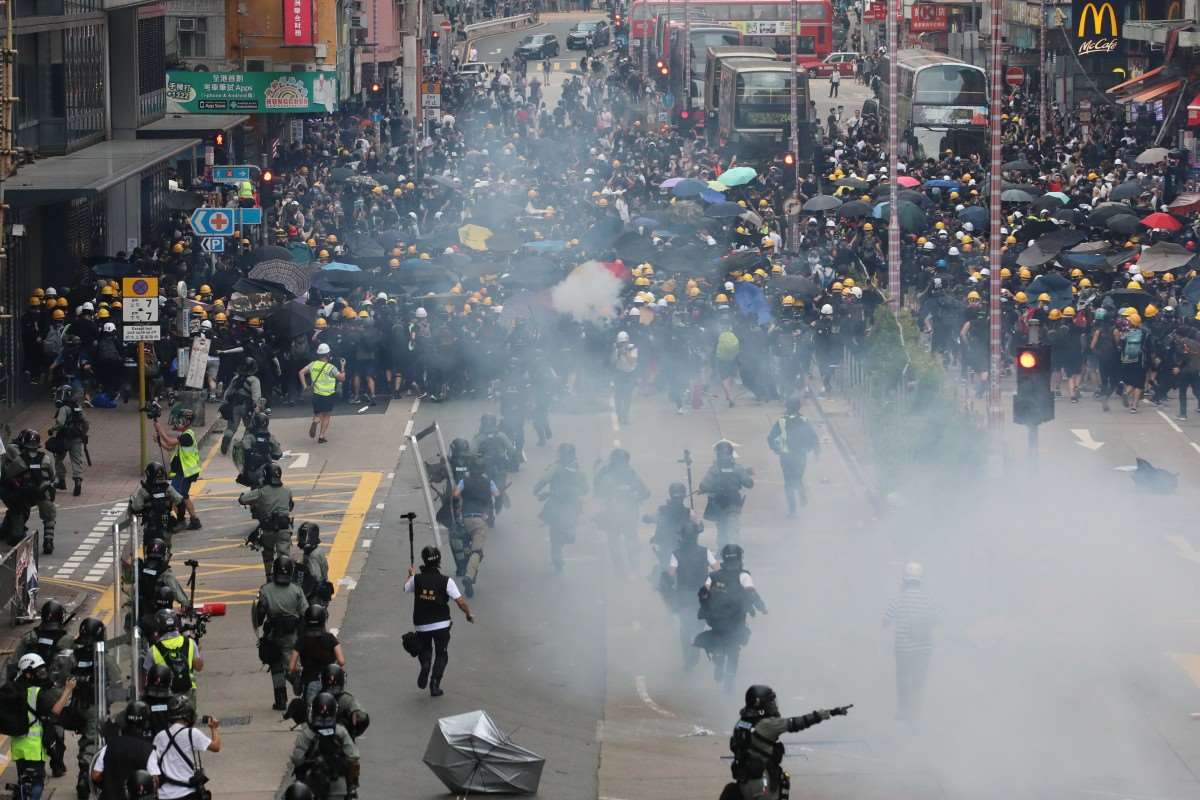 Χονγκ Κονγκ: Όταν οι διαδηλώσεις σημαδεύουν ανθρώπινες ψυχές