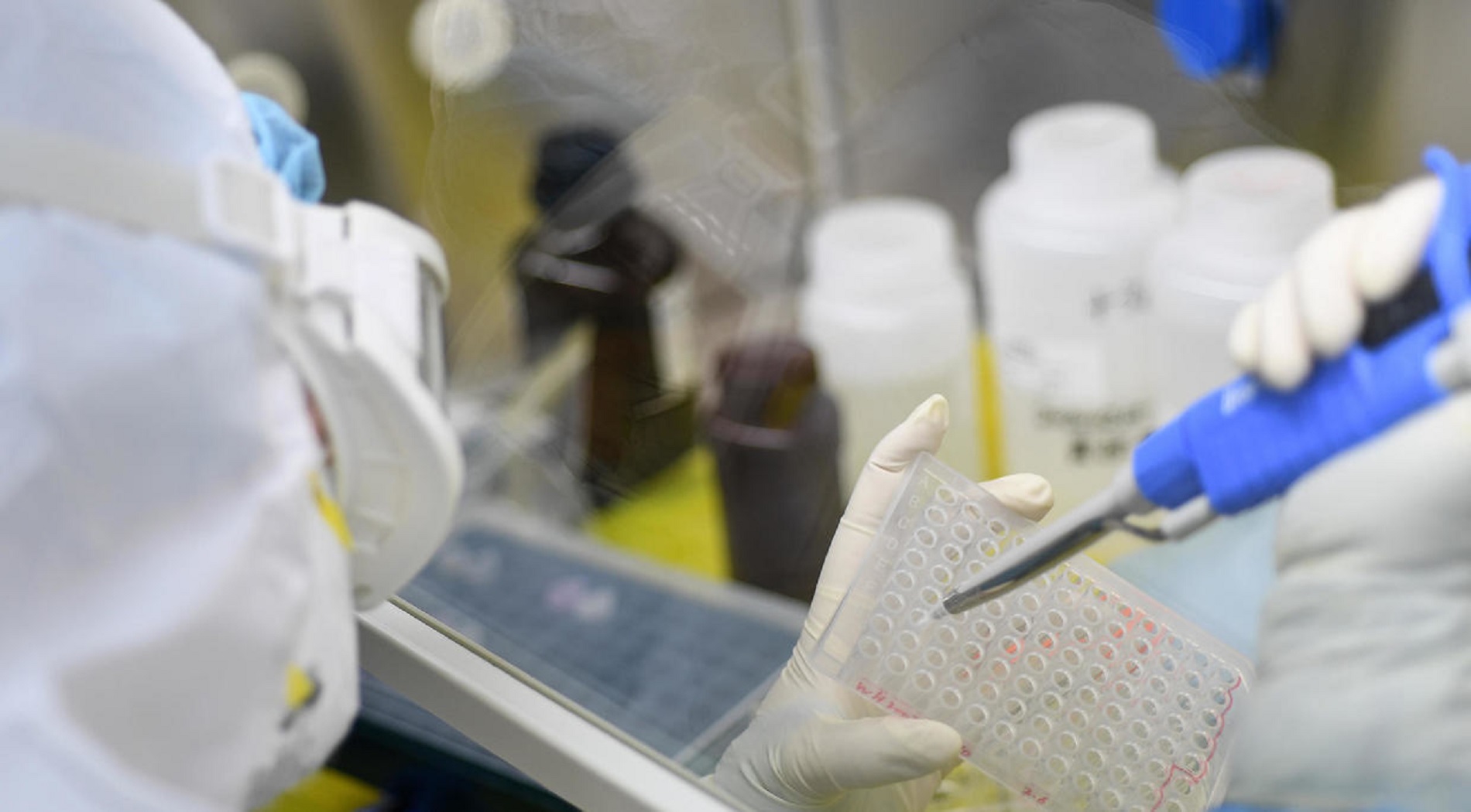 Οι επιστήμονες αγωνίζονται να αναπτύξουν εμβόλιο για νέο κοροναϊό