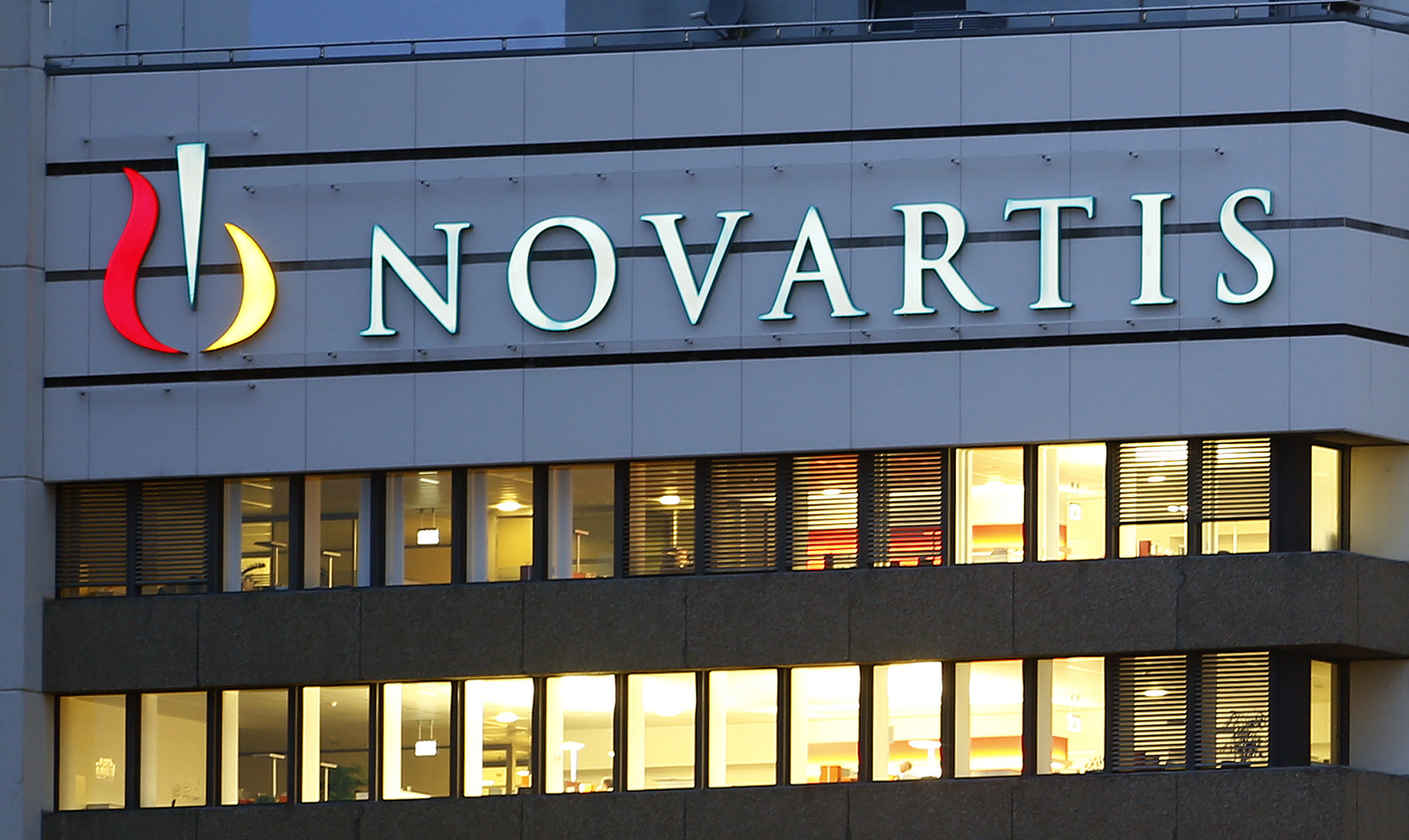 Novartis: Συμβάλλει στη έρευνα για τον κοροναϊό.Σταθερές τιμές στα αντιβιοτικά