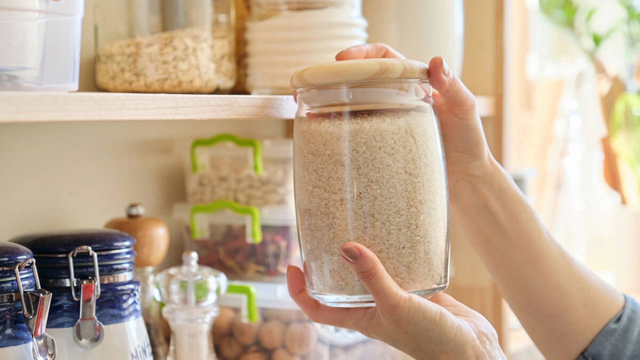 Δείτε πώς μπορείτε να αξιοποιήσετε το ρύζι στην καθαριότητα της κουζίνας σας