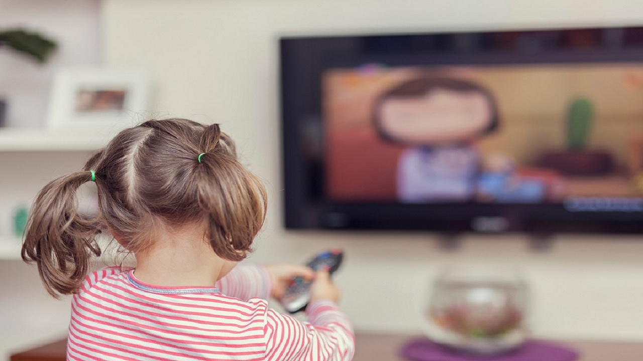 Τα θετικά και τα αρνητικά της τηλεόρασης για τα παιδιά