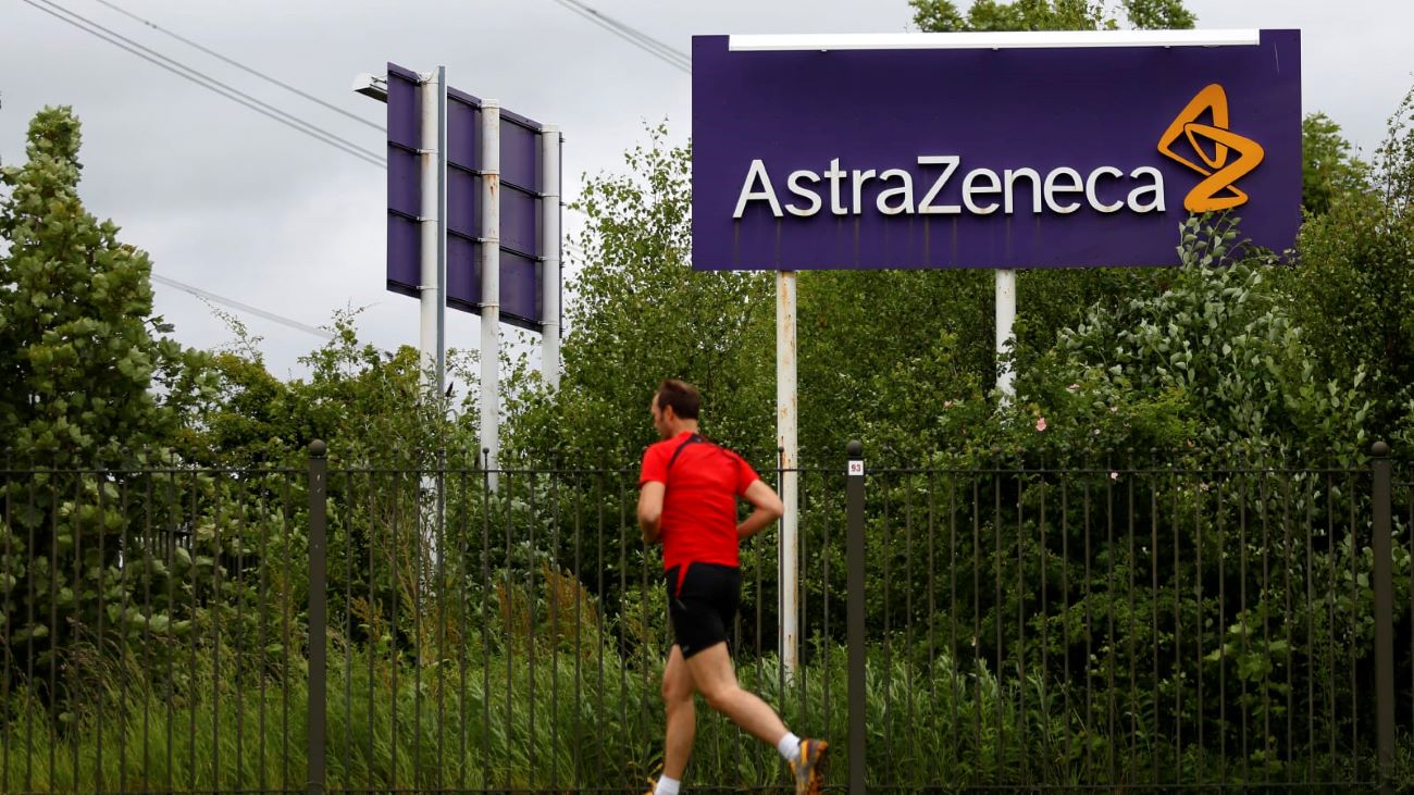 Η AstraZeneca θα προμηθεύσει 400 εκατ. δόσεις του εμβολίου του Πανεπιστημίου της Οξφόρδης χωρίς κέρδος
