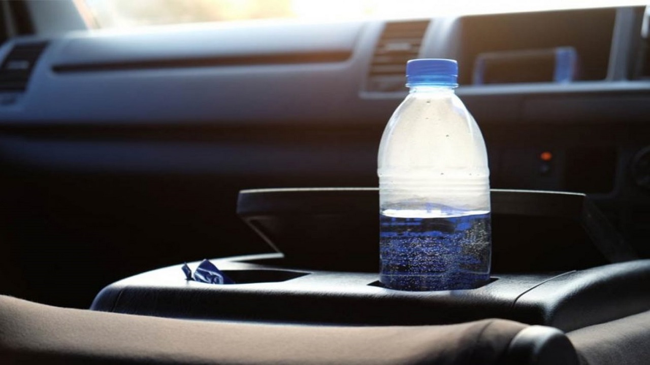 Γιατί τα πλαστικά μπουκάλια είναι επικίνδυνα το καλοκαίρι;