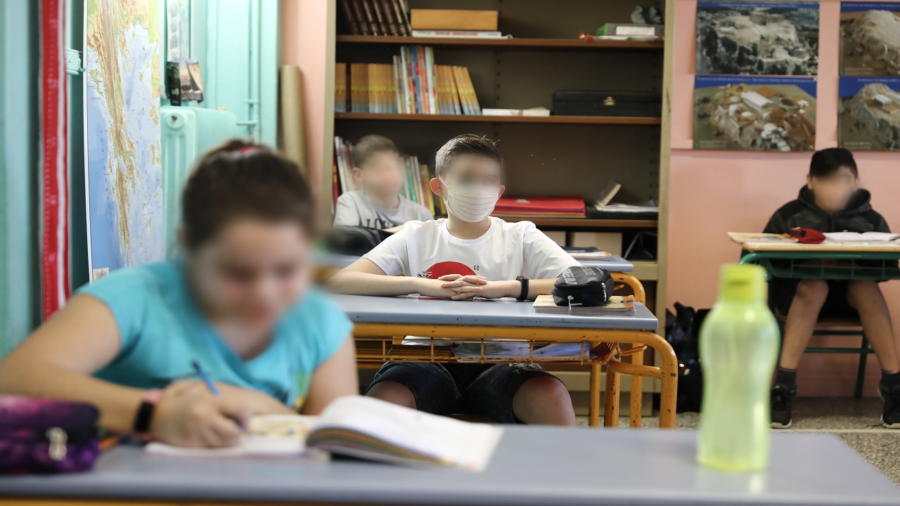 Κορωνοϊός σχολεία: Δημοσιεύτηκε το ΦΕΚ για τον τρόπο λειτουργίας τους