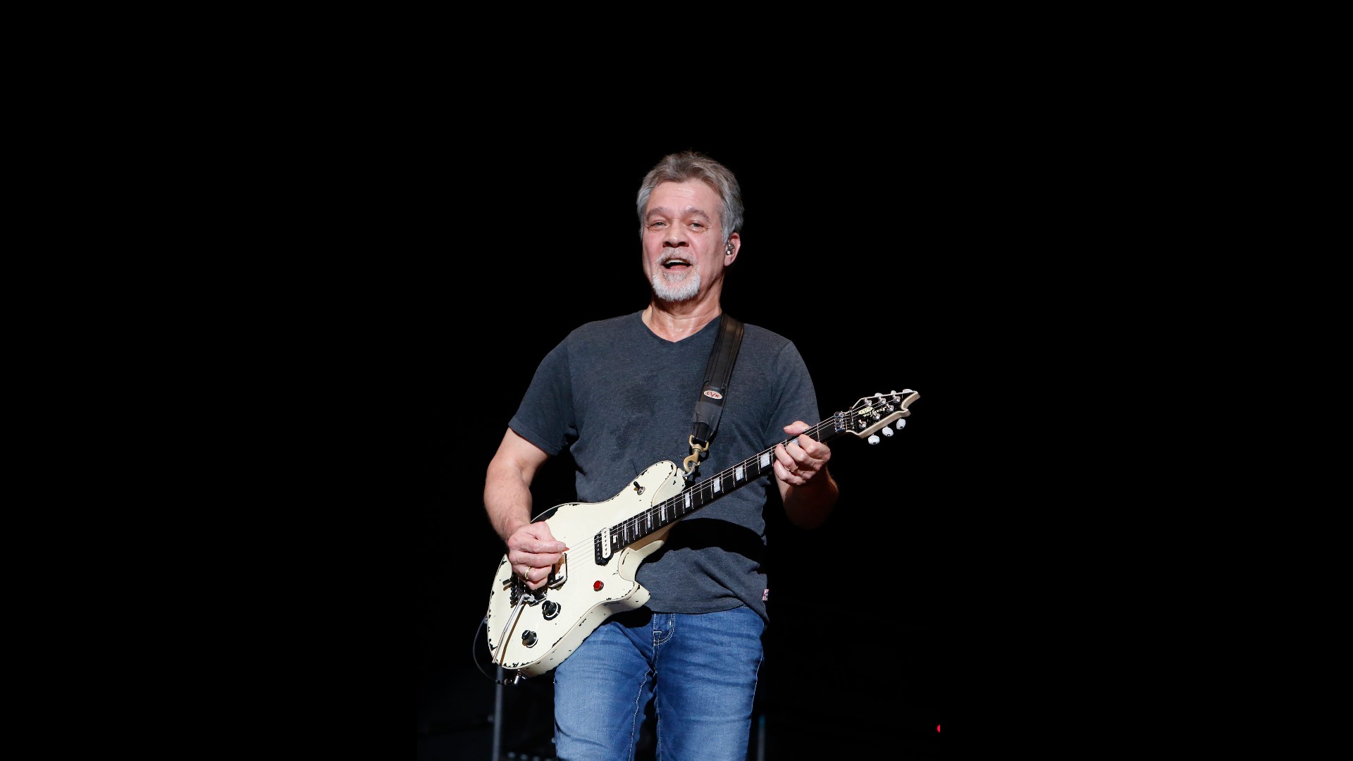 Eddie Van Halen: Ηττήθηκε από τον καρκίνο ο θρύλος του σόλο