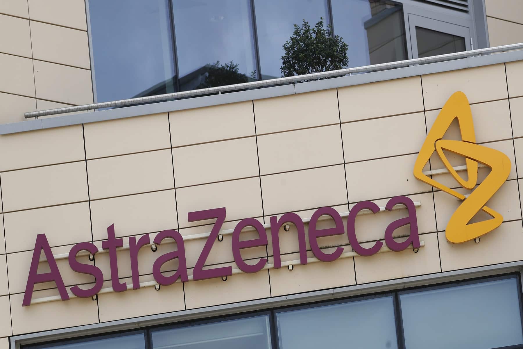 Εμβόλιο AstraZeneca: Με τεράστιο ενδιαφέρον αναμένονται οι εξελίξεις