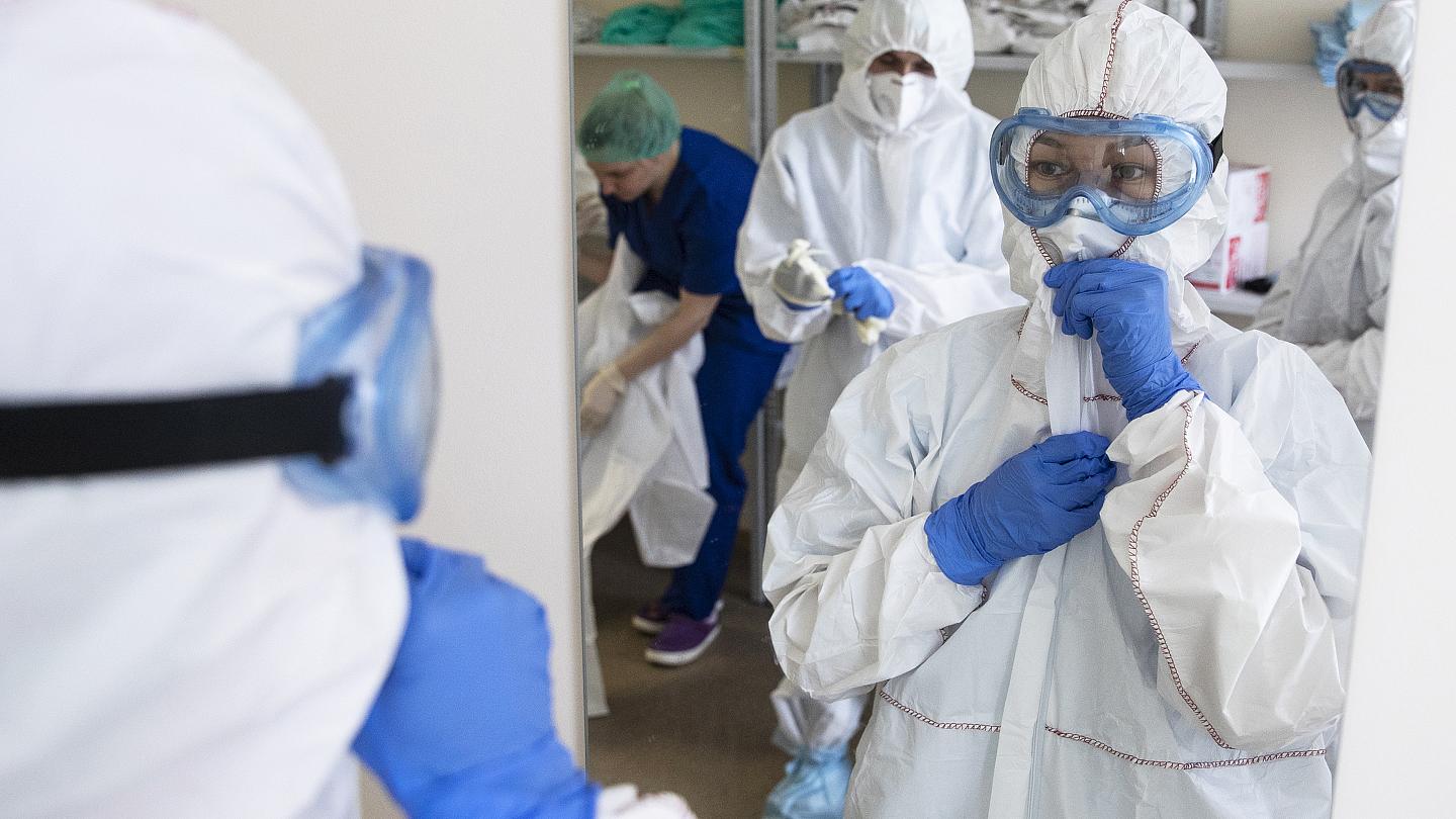 Υγεία εργαζόμενοι νοσοκομεία: Αυξάνονται δραματικά οι μολύνσεις από κορωνοϊό