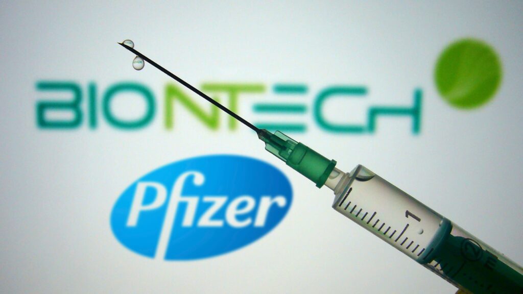 Προειδοποίηση Pfizer: Το εμβόλιο ίσως να μην προστατεύει εάν καθυστερήσει η 2η δόση