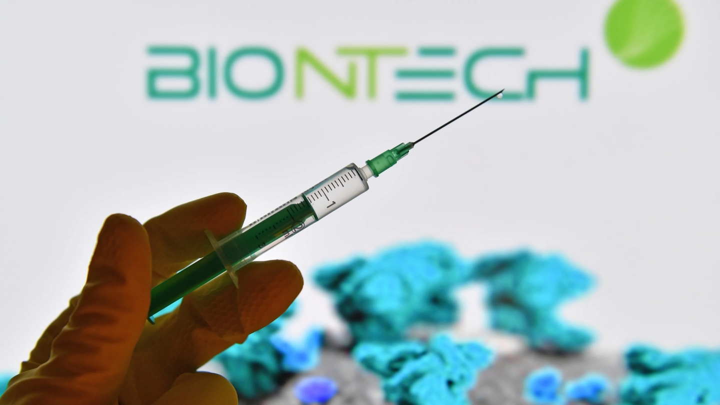 Εμβόλιο κορωνοϊός BioNTech Pfizer: Ελπιδοφόρα μηνύματα από ερευνητή