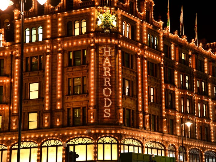 Harrods – συνωστισμός: Το αδιαχώρητο χωρίς τήρηση κανενός μέτρου προστασίας