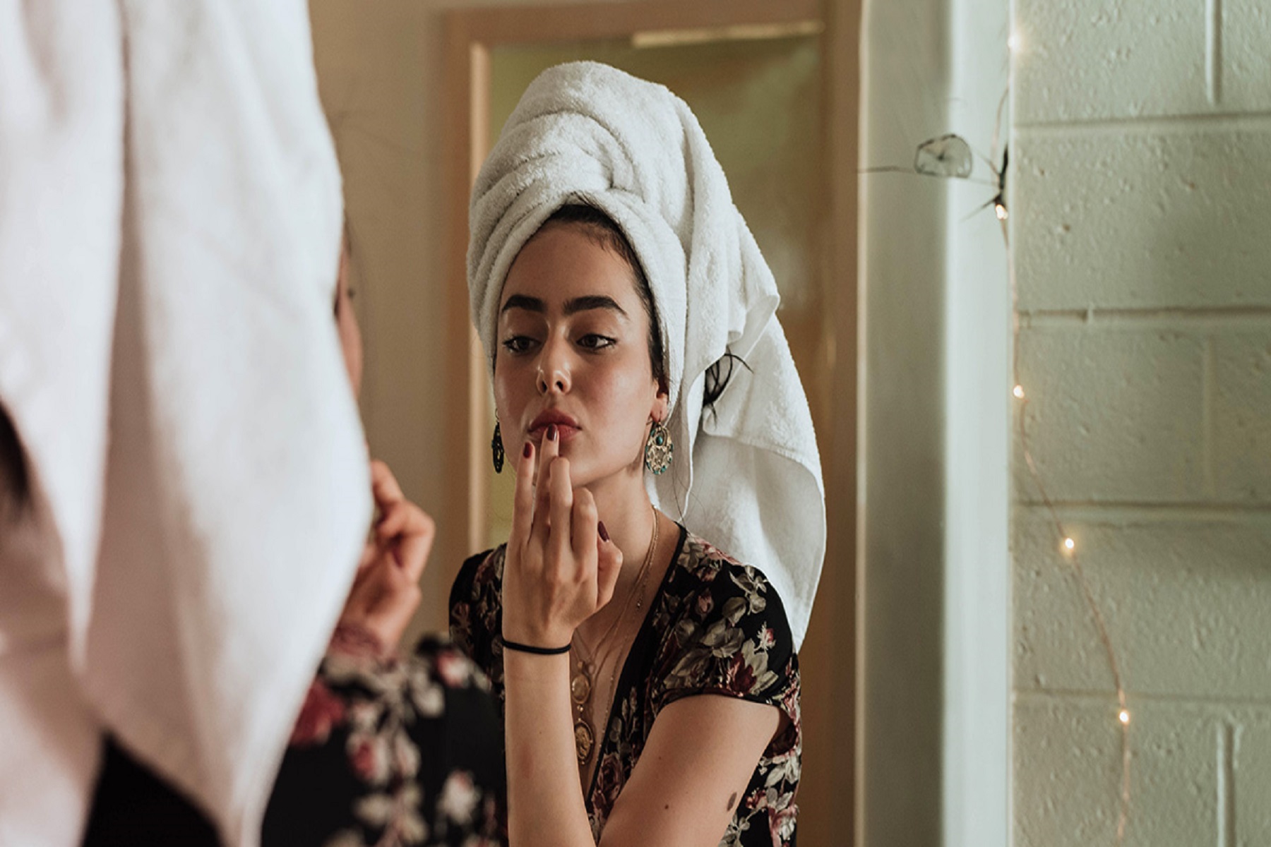 Ντους Μπουρνούζι: Πότε η πετσέτα του μπάνιου σας γεμίζει βακτήρια