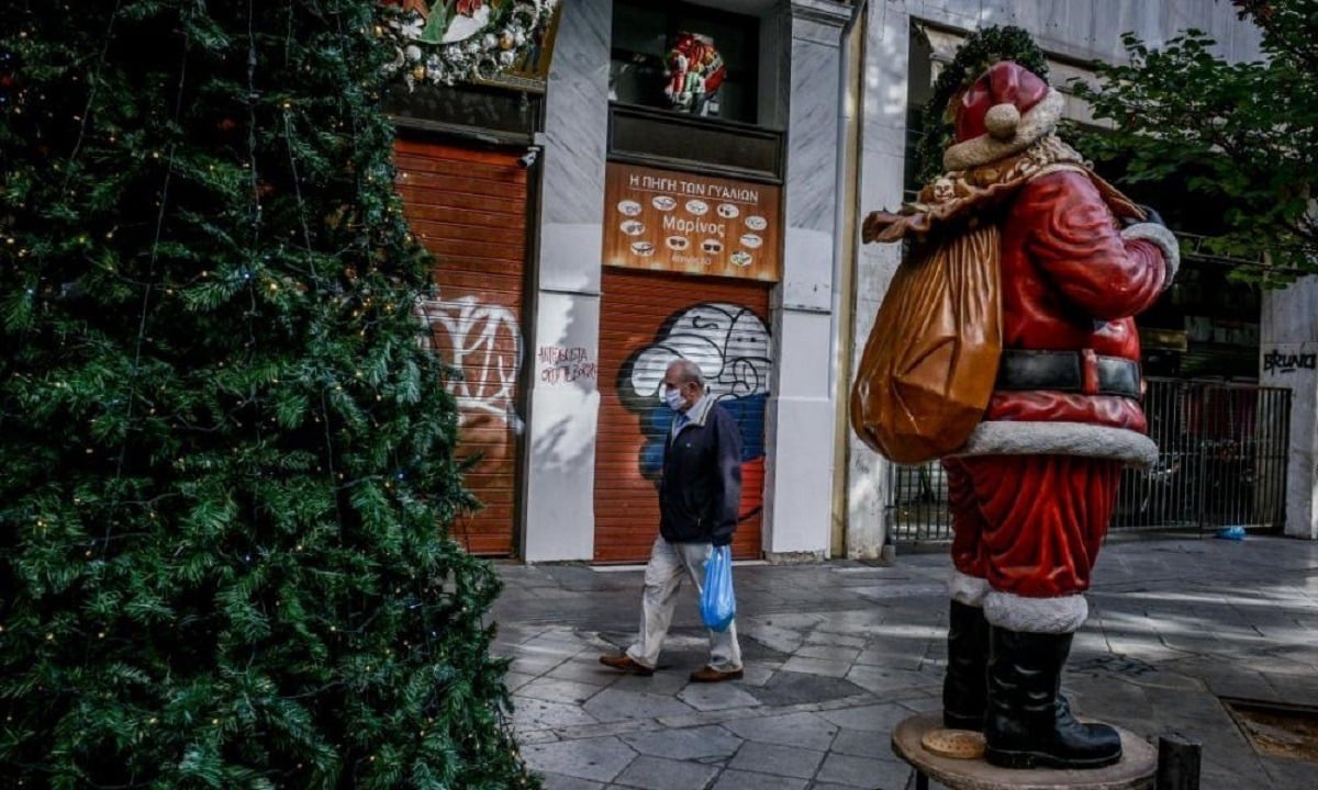 Καραντίνα Χριστούγεννα: Τι θα γίνει με καταστήματα, μετακινήσεις, εκκλησίες