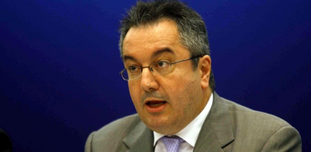 Μόσιαλος: Πού οφείλεται η καθυστέρηση του Ευρωπαϊκού Οργανισμού Φαρμάκων για την έγκριση του εμβολίου;