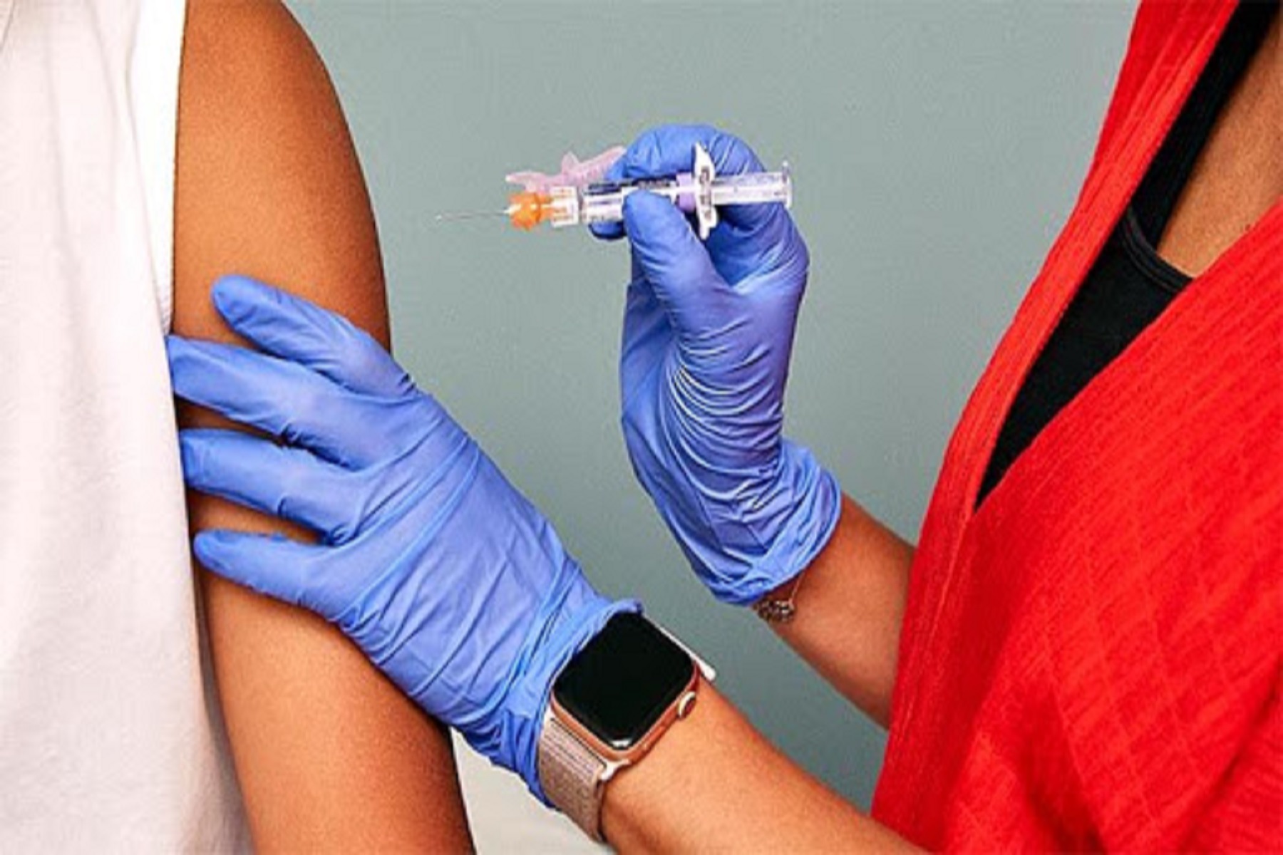 Δρ June Raine Ανακοίνωση: Διαχείριση αλλεργικών αντιδράσεων μετά τον εμβολιασμό covid-19