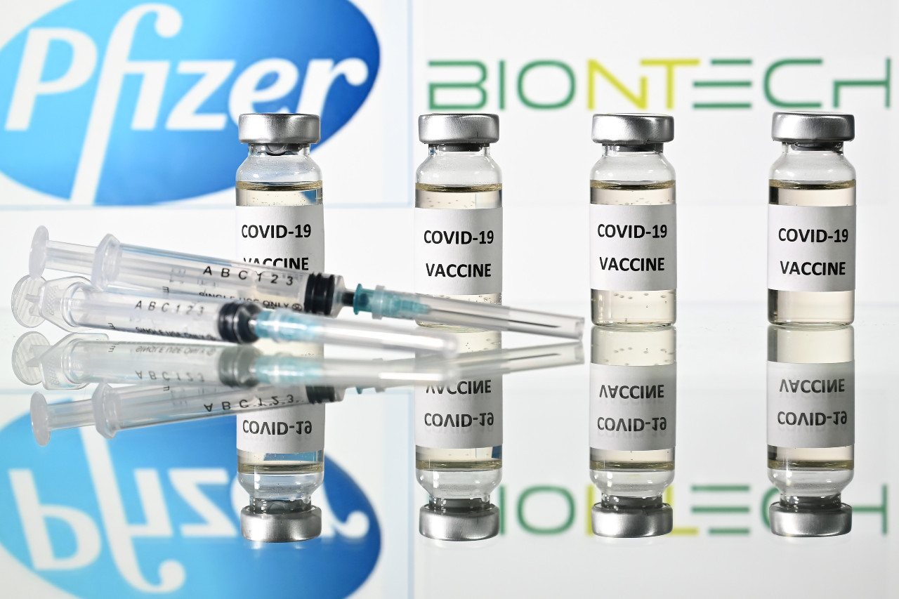 Pfizer εμβόλιο FDA: «Πράσινο» της επιτροπής εμπειρογνωμόνων για έγκριση