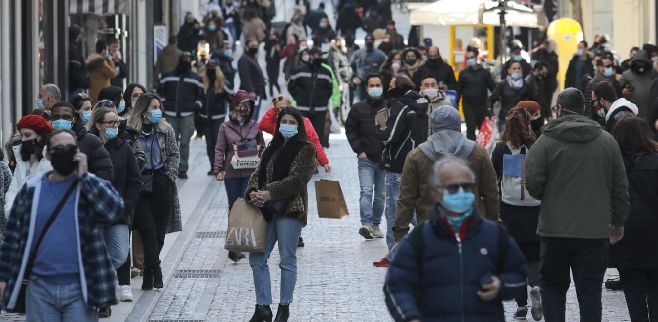 Κορωνοϊός συνωστισμός καταστήματα: Σκέψεις στην κυβέρνηση για χρονικό έλεγχο στα ψώνια