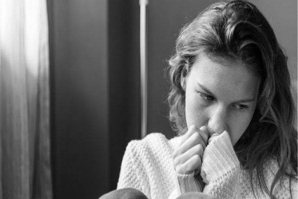 Κατάθλιψη: Οι άνθρωποι με άγχος εμφανίζουν Αλτσχάιμερ σε πιο νεαρή ηλικία