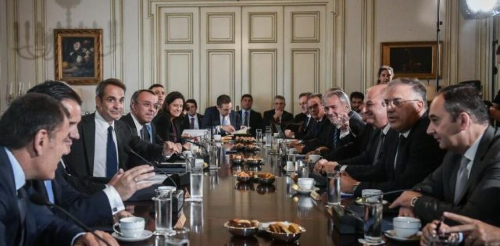 Στις 12:00 οι ανακοινώσεις για τη νέα σύνθεση της κυβέρνησης - Τι θα γίνει με το υπουργείο Υγείας 