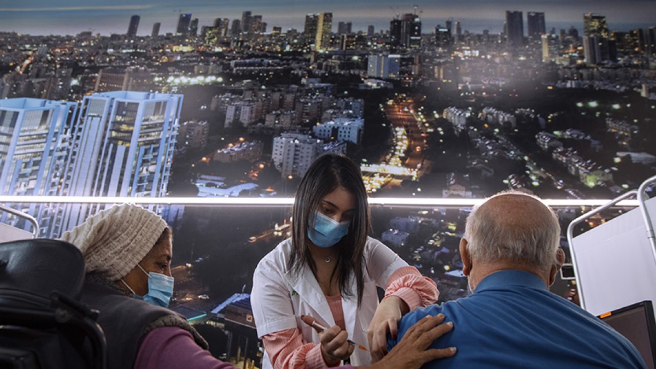 Κορωνοϊός εμβόλιο: 5000 δόσεις μεταφέρονται από το Ισραήλ στους Παλαιστίνιους