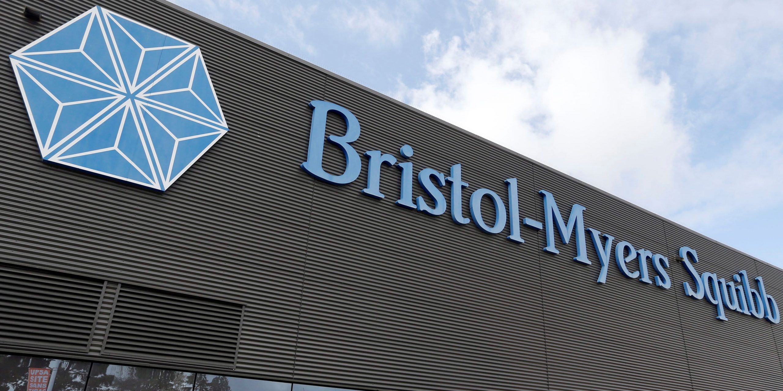 Bristol Myers Squibb επένδυση: Ανοίγει νέο κέντρο θεραπείας κυττάρων