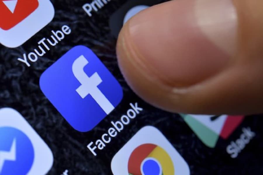 Facebook: Με τις ευλογίες του στοχευμένες διαφημίσεις για αλκοόλ, τσιγάρα και τζόγο σε ανήλικους