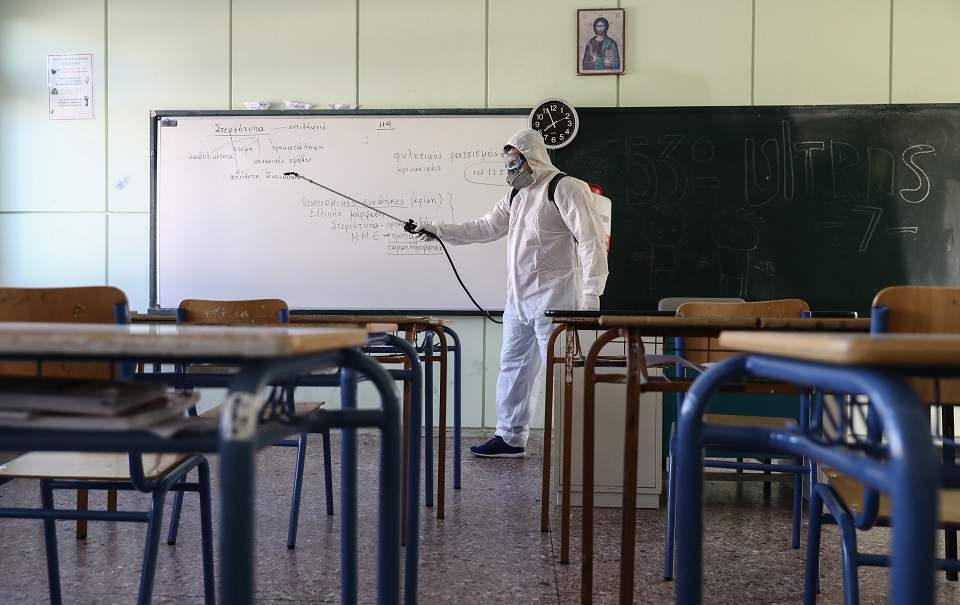 Σχολεία Άνοιγμα: Αναγκαία η ανακοπή των αλυσίδων μετάδοσης