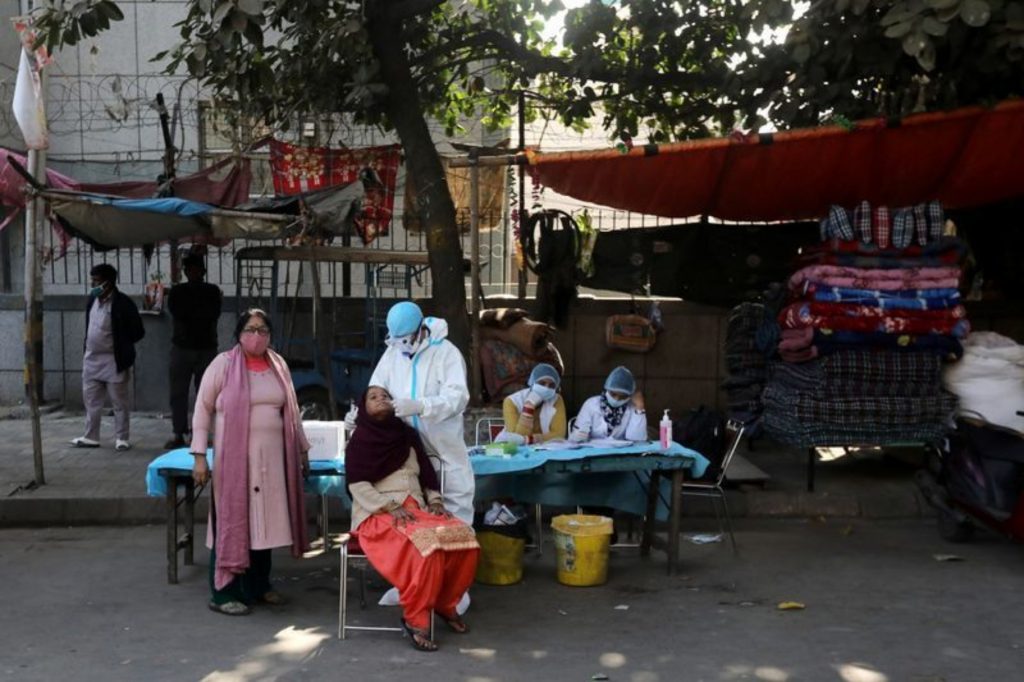 Περισσότεροι από τους μισούς κατοίκους του Νέου Δελχί μπορεί να έχουν μολυνθεί από τον κορωνοϊό