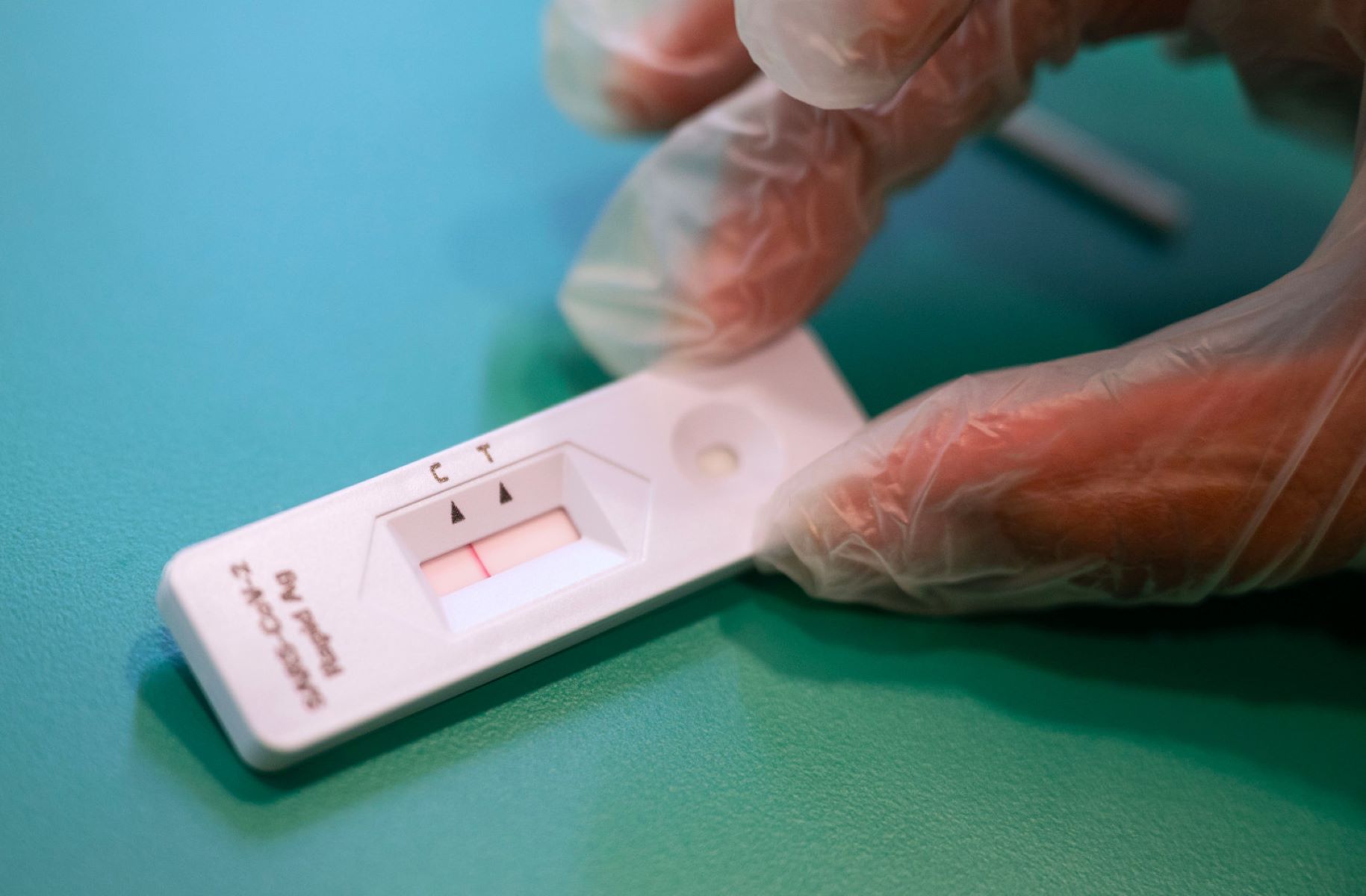 Self tests φαρμακεία: Ποια ΑΜΚΑ θα είναι ‘κλειστά’