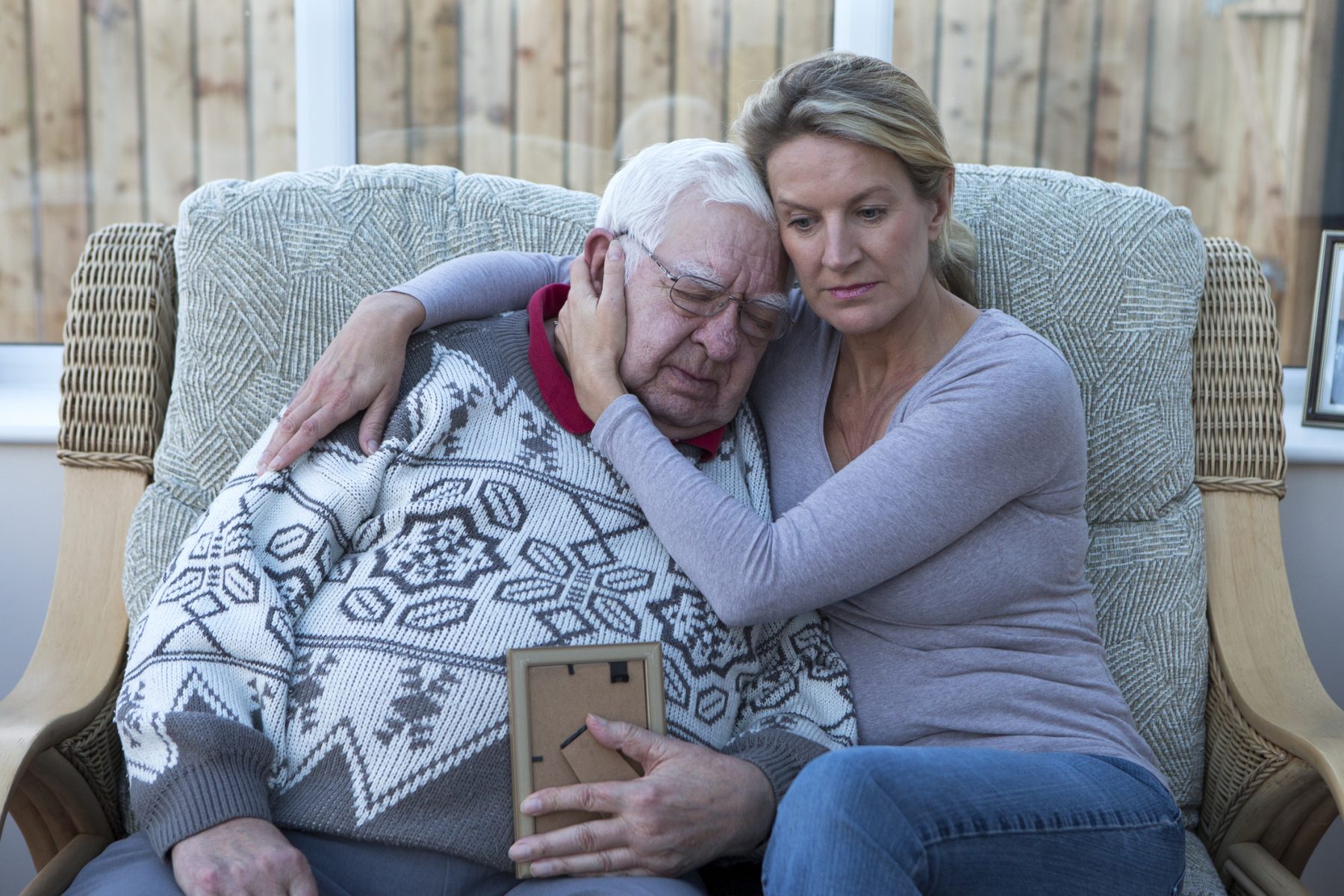 Νόσος Alzheimer Αυτοφροντίδα: Πώς να φροντίσετε τους αγαπημένους σας όταν δεν μπορούν να αυτοεξυπηρετηθούν [vid]