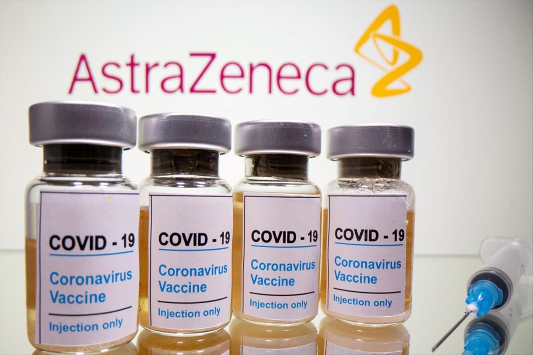 AstraZeneca εμβόλιο δόση: Τι θα γίνει με τη δεύτερη δόση όσων εμβολιάστηκαν με AstraZeneca