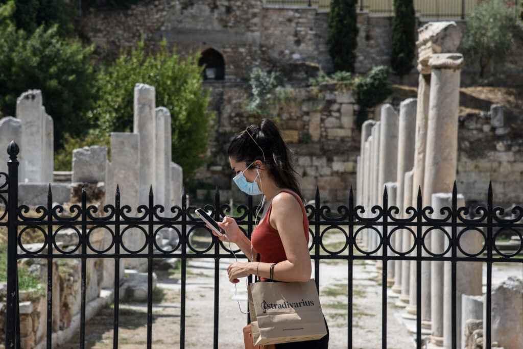Ανοίγουν κομμωτήρια, πάρκα και αρχαιολογικοί χώροι - Αλλαγή ώρας στην απαγόρευση κυκλοφορίας 