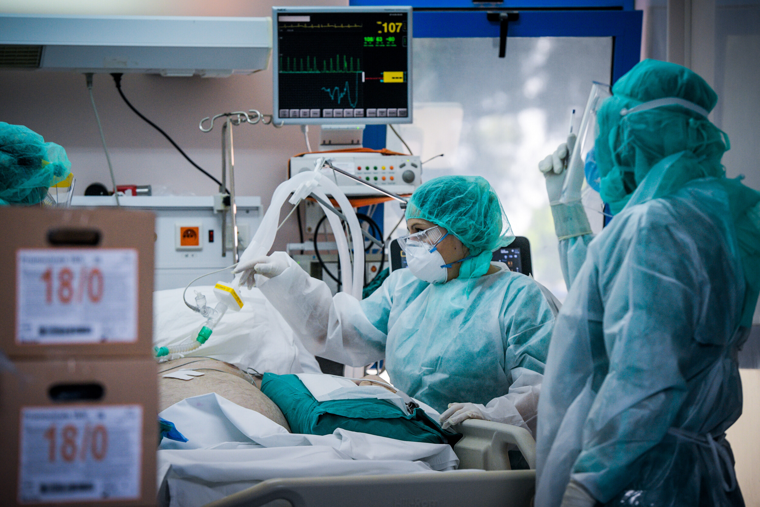 Κορωνοϊός διασωληνωμένοι νοσοκομεία: Εφιαλτική πρόβλεψη για μέχρι και 1.000 διασωληνωμένους [vid]