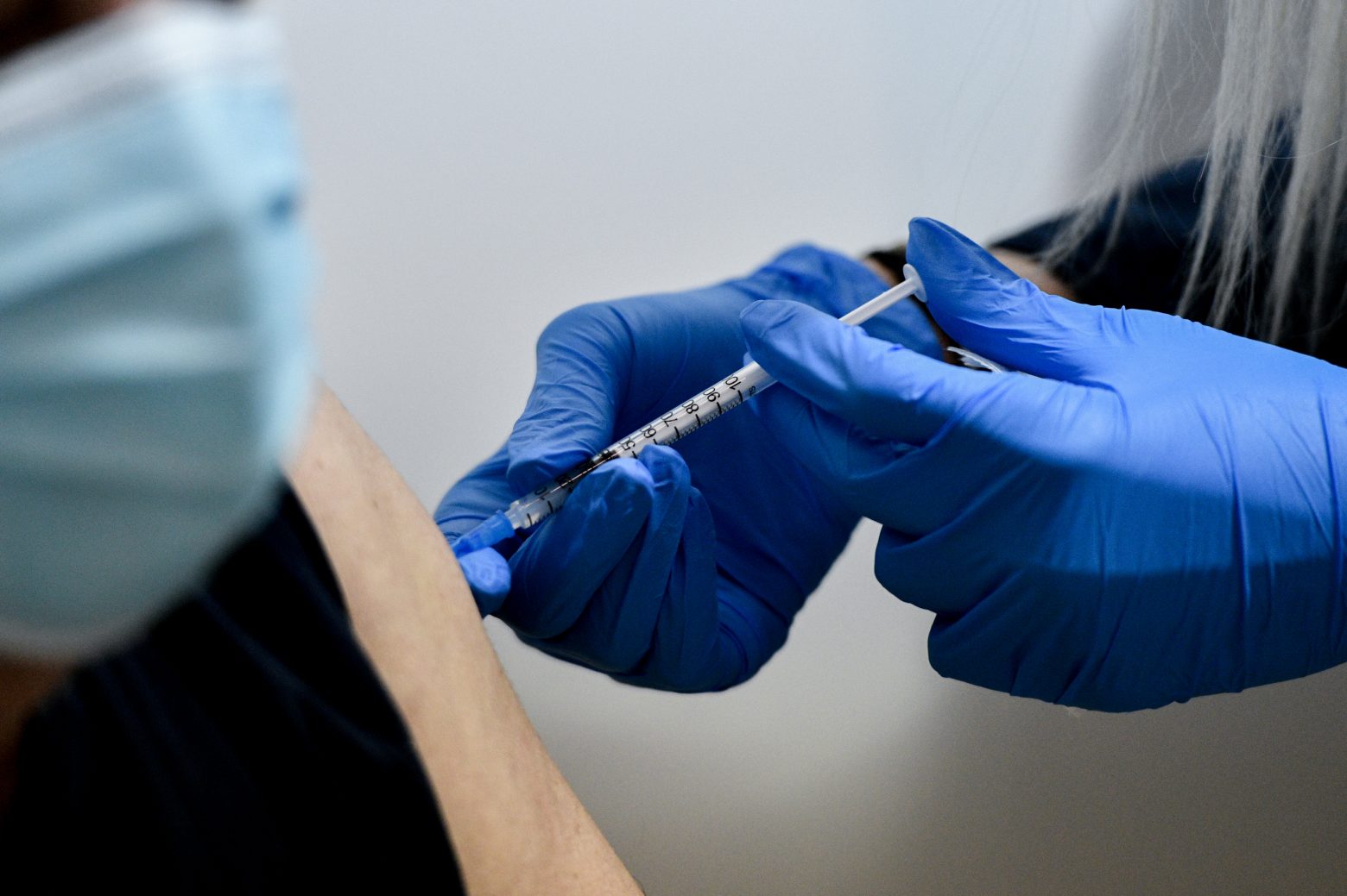Εμβολιασμοί: Ξεκινούν οι αιτήσεις για την ομάδα ευπαθών Β -Ποιοι ακολουθούν