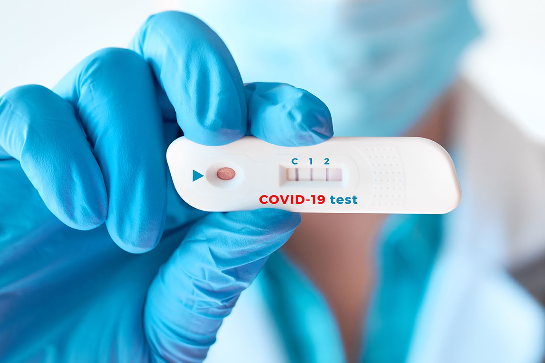 ΑΑΔΕ: Μηδενικός ΦΠΑ στα PCR test και τα Rapid