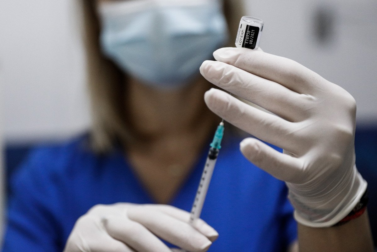 Κορωνοϊός:Η αποτελεσματικότητα των εμβολίων COVID-19 έναντι του νέου στελέχους Όμικρον