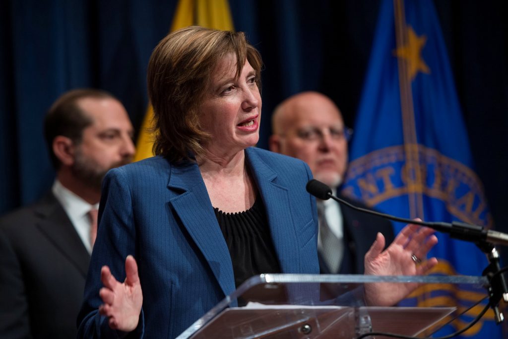 Η Nancy Messonnier των CDC, η οποία προειδοποίησε ότι ο κορωνοϊός θα προκαλούσε «σοβαρή» διαταραχή, παραιτείται