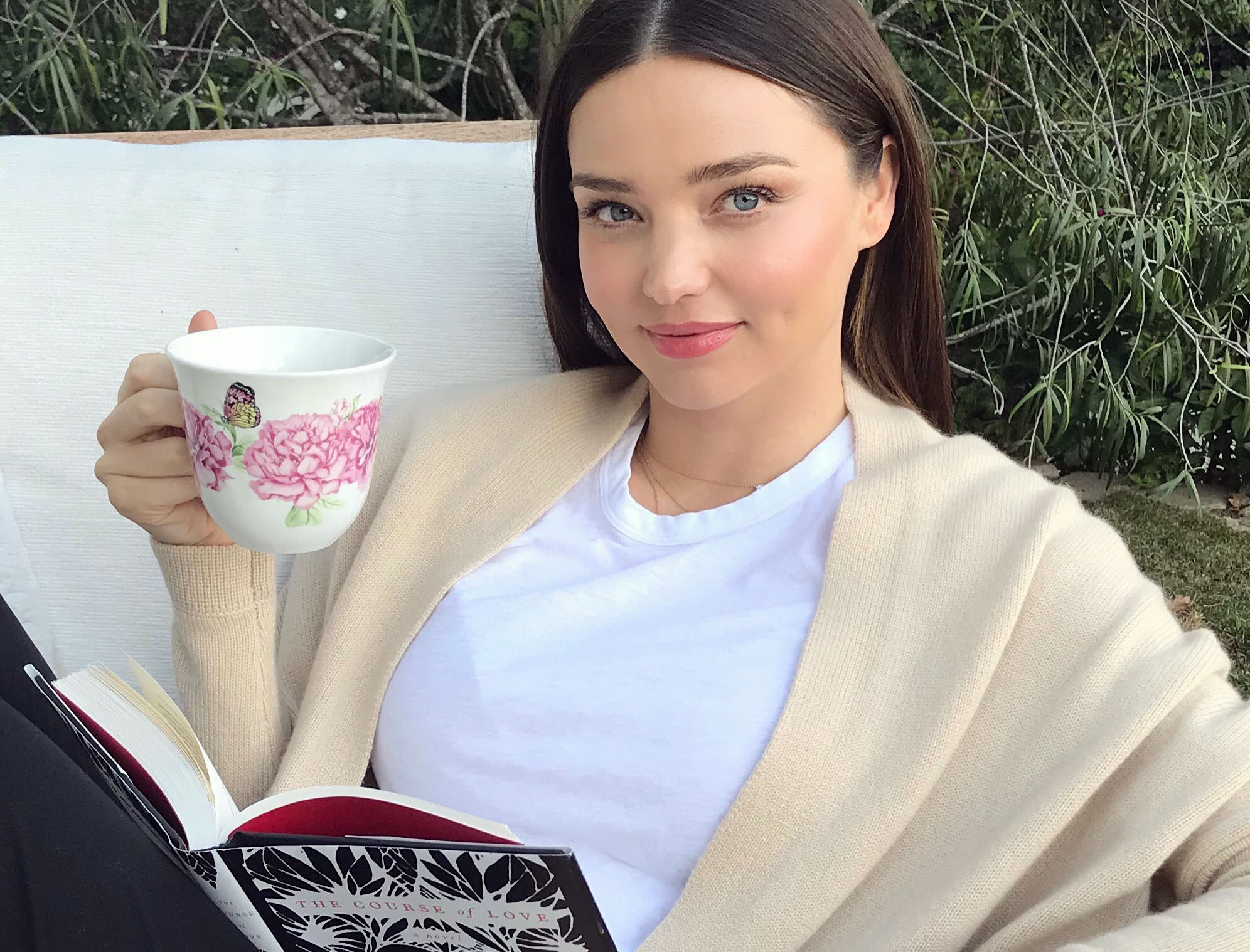 Θάλασσα & Δέρμα: Το “μυστικό” συστατικό της Miranda Kerr για λαμπερό και φρέσκο δέρμα [συνταγές, vid]