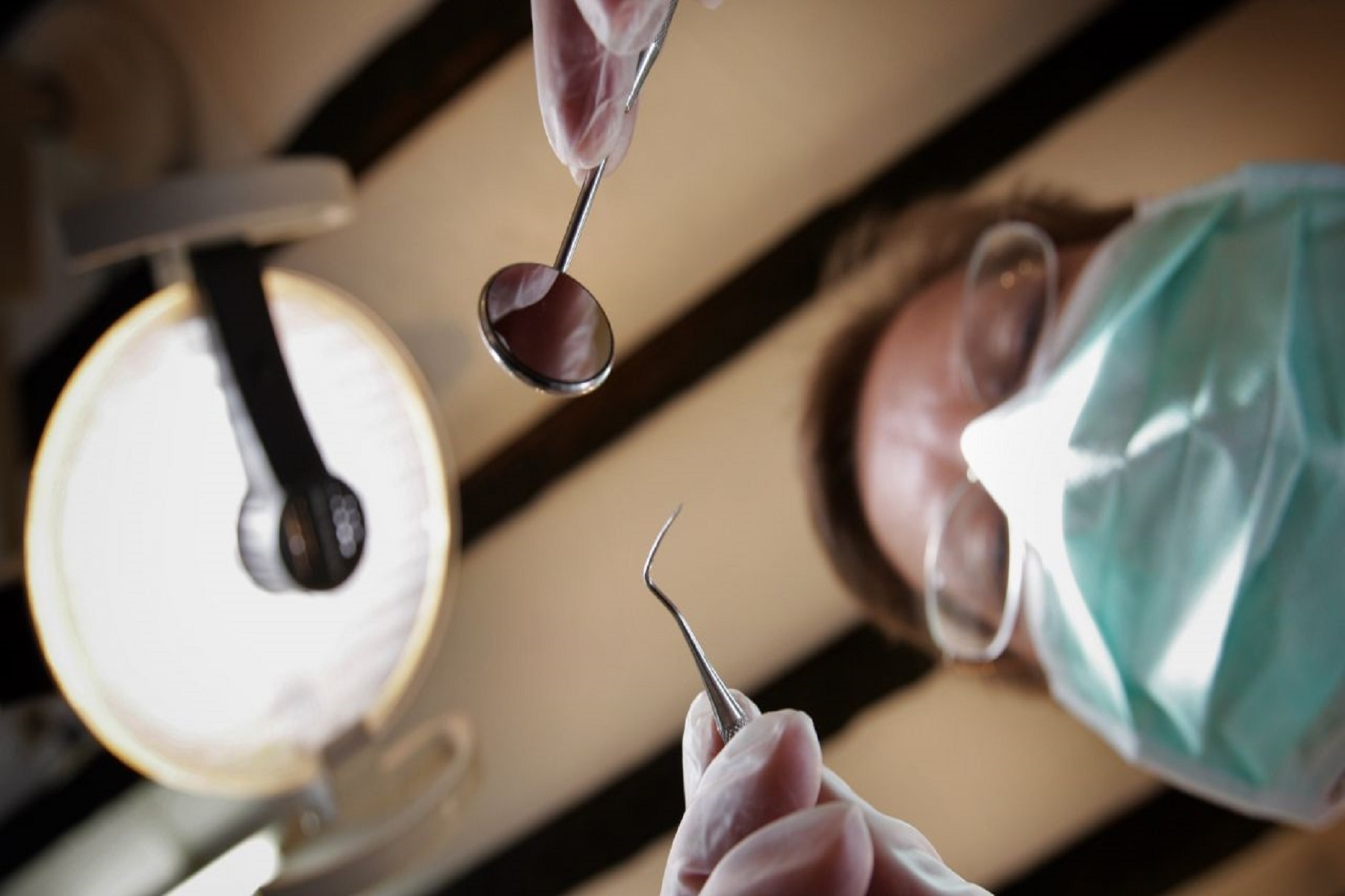 TikTok: Αποκαλύπτει τον οδοντίατρο που μπορεί να ανιχνεύσει την εγκυμοσύνη κοιτάζοντας το στόμα της ασθενούς
