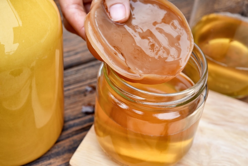 Kombucha: Το πιο hot συστατικό για όμορφο δέρμα