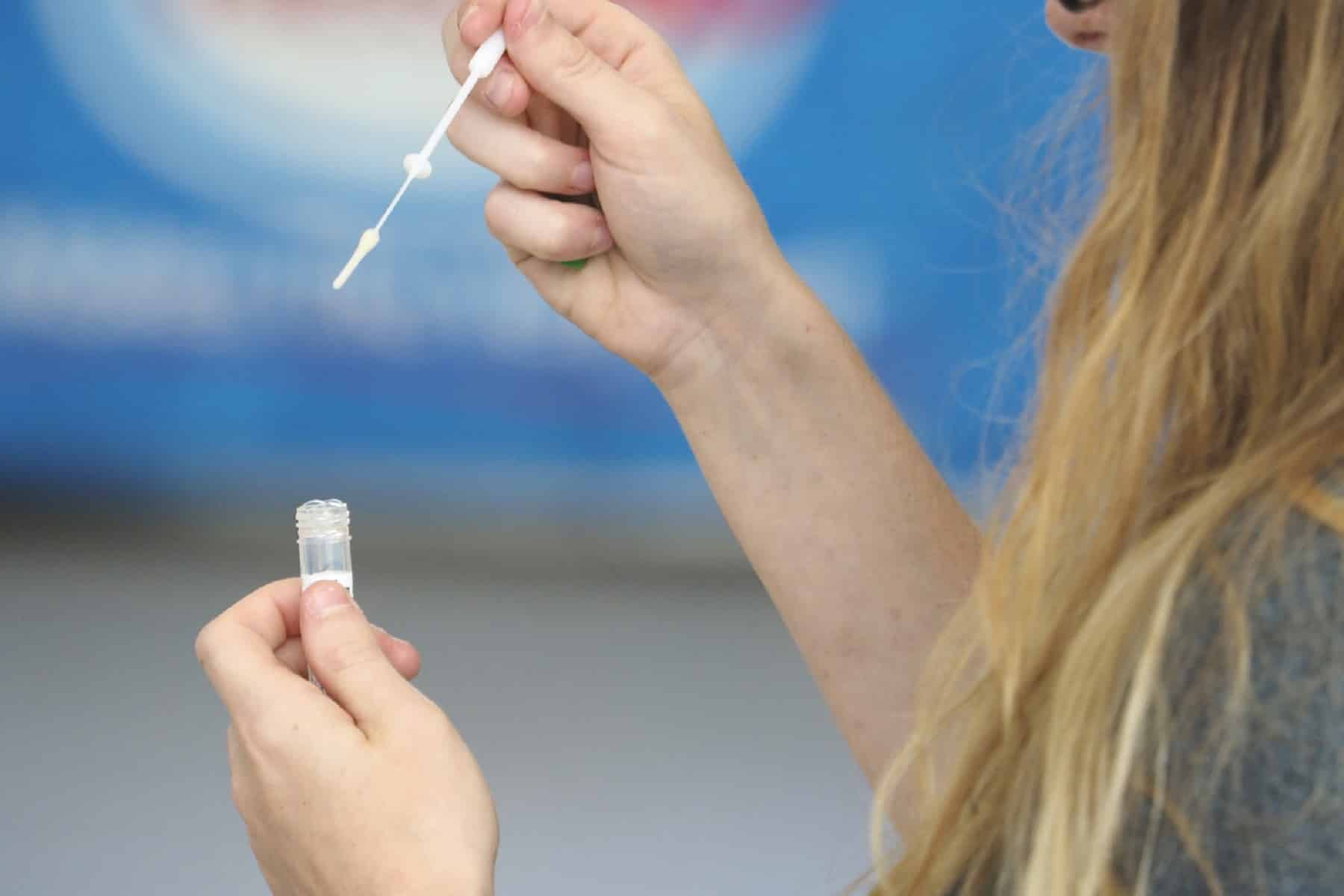 ΗΠΑ FDA: Υπενθυμίζει τη μη εξουσιοδοτημένη ταχεία δοκιμή κορωνοϊού στο σπίτι για ψευδή θετικά αποτελέσματα