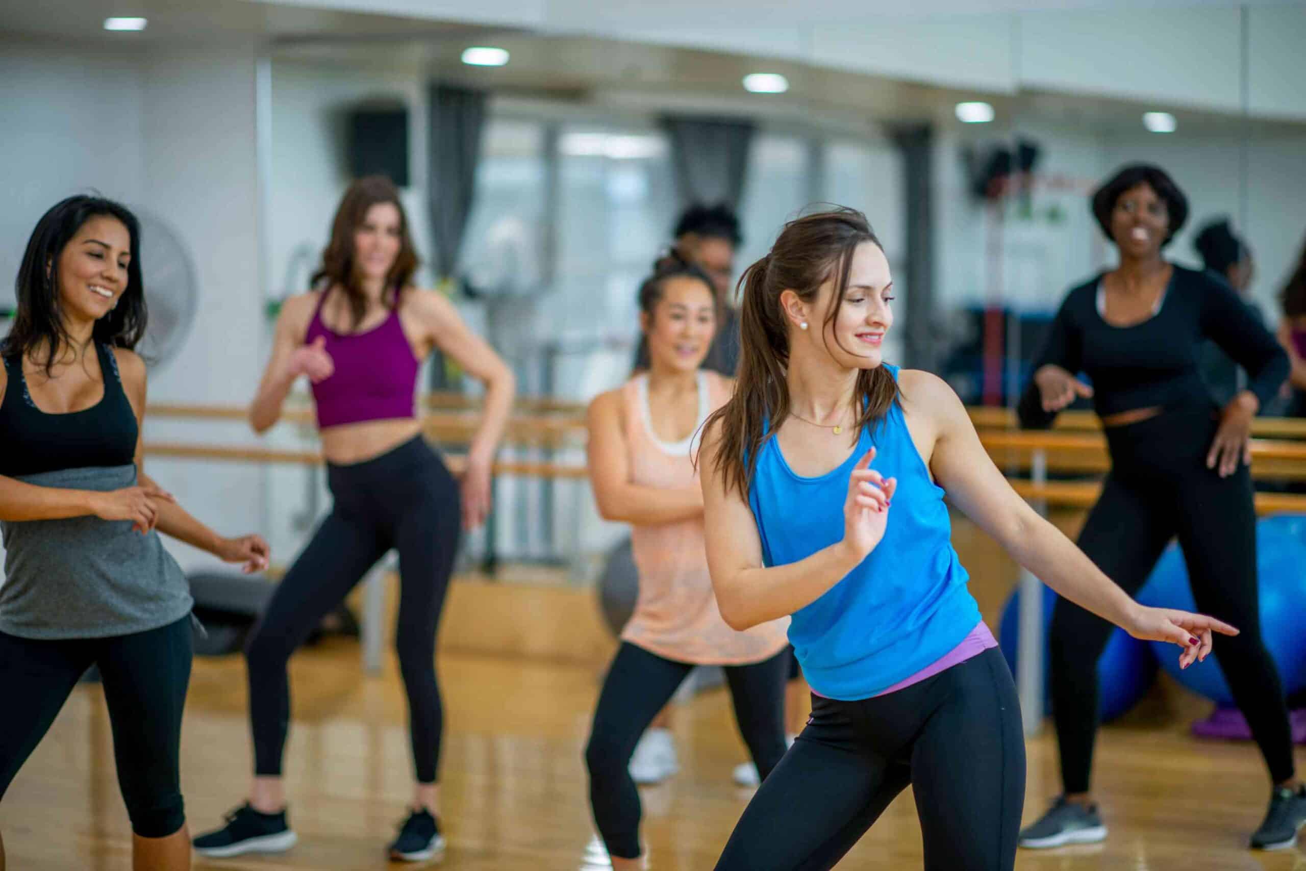 Αθλητισμός Οφέλη Zumba: Προπόνηση σε μουσικούς ρυθμούς με απεριόριστα οφέλη στην υγεία [vid]