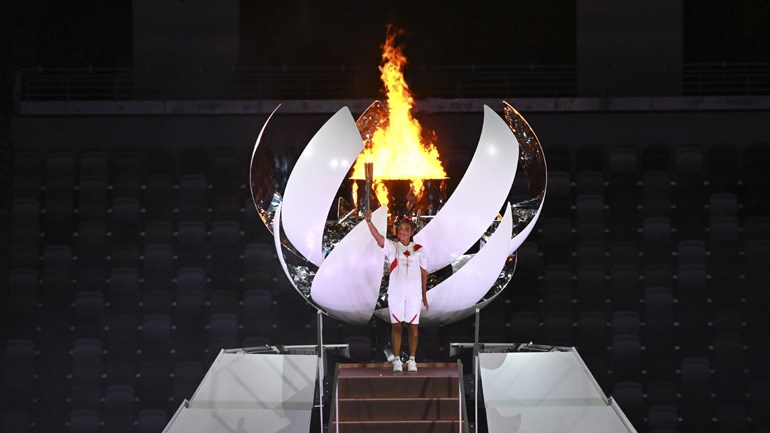 Τελετή έναρξης Ολυμπιακών αγώνων:  Η Ναόμι Οσάκα άναψε την Ολυμπιακή φλόγα [vid, pic]