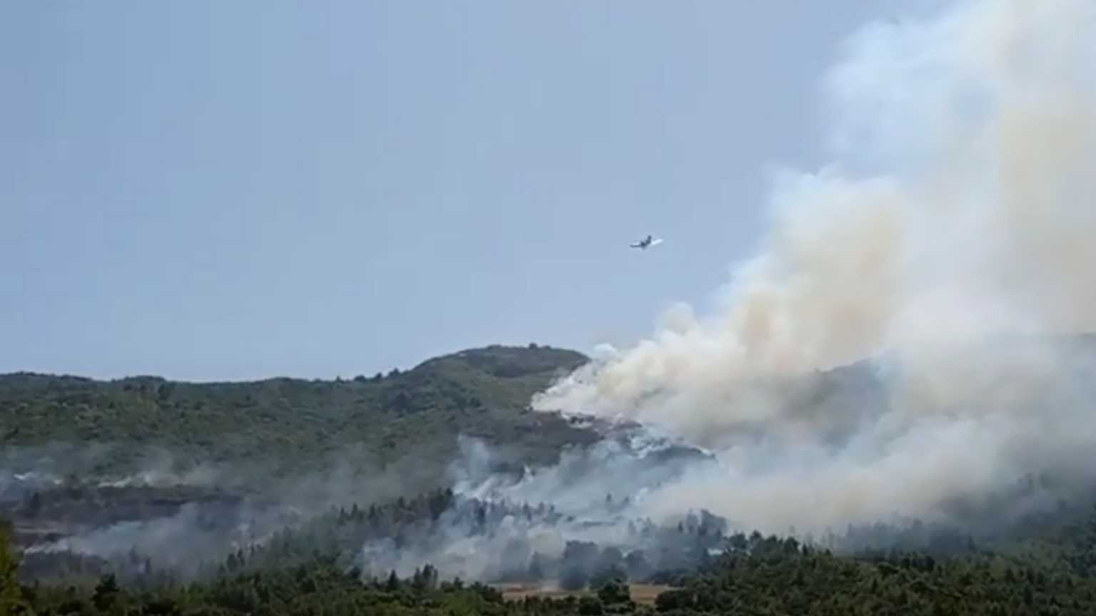 Φωτιά στην Πάτρα: Ο υπ. Υγείας έθεσε σε κατάσταση μέγιστης ετοιμότητας υγειονομικές δομές & ΕΚΑΒ στην Πάτρα