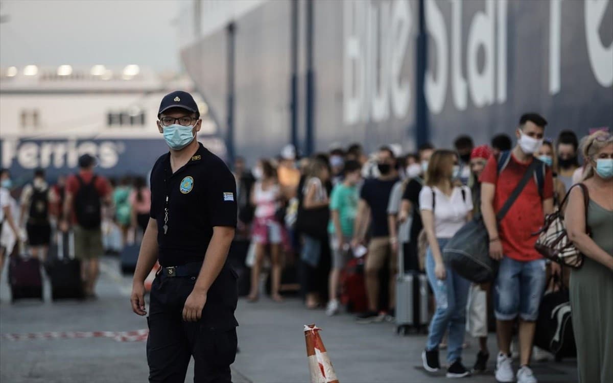 Νησιά κορωνοϊός μέτρα: Έρχονται νέα μέτρα για ανεμβολίαστους εργαζόμενους σε εστίαση, τουρισμό