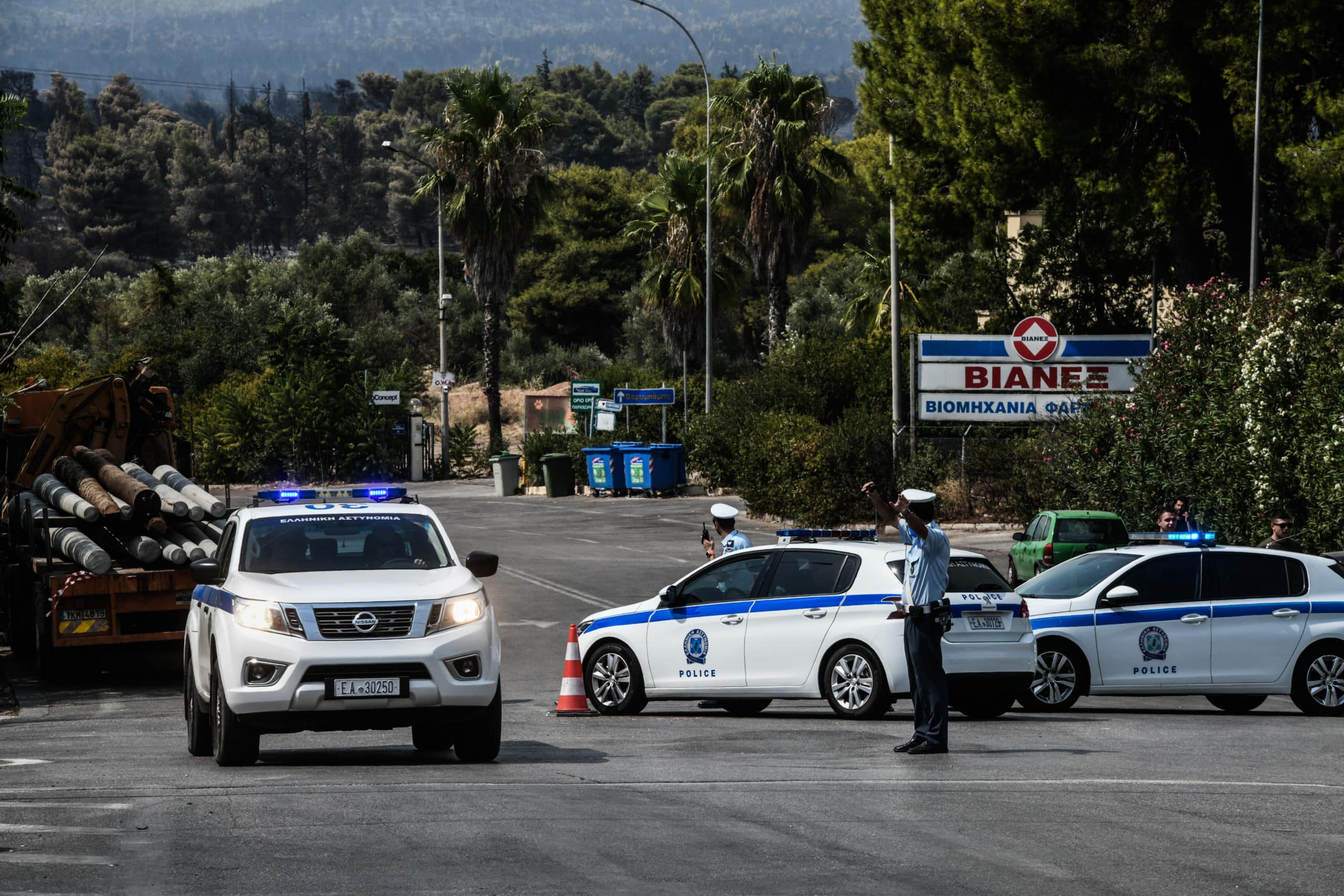 Πυρκαγιές: Ανοικτή και χωρίς διόδια η Αττική Οδός – Kλειστή η Εθνική Αθηνών-Λαμίας [vid]