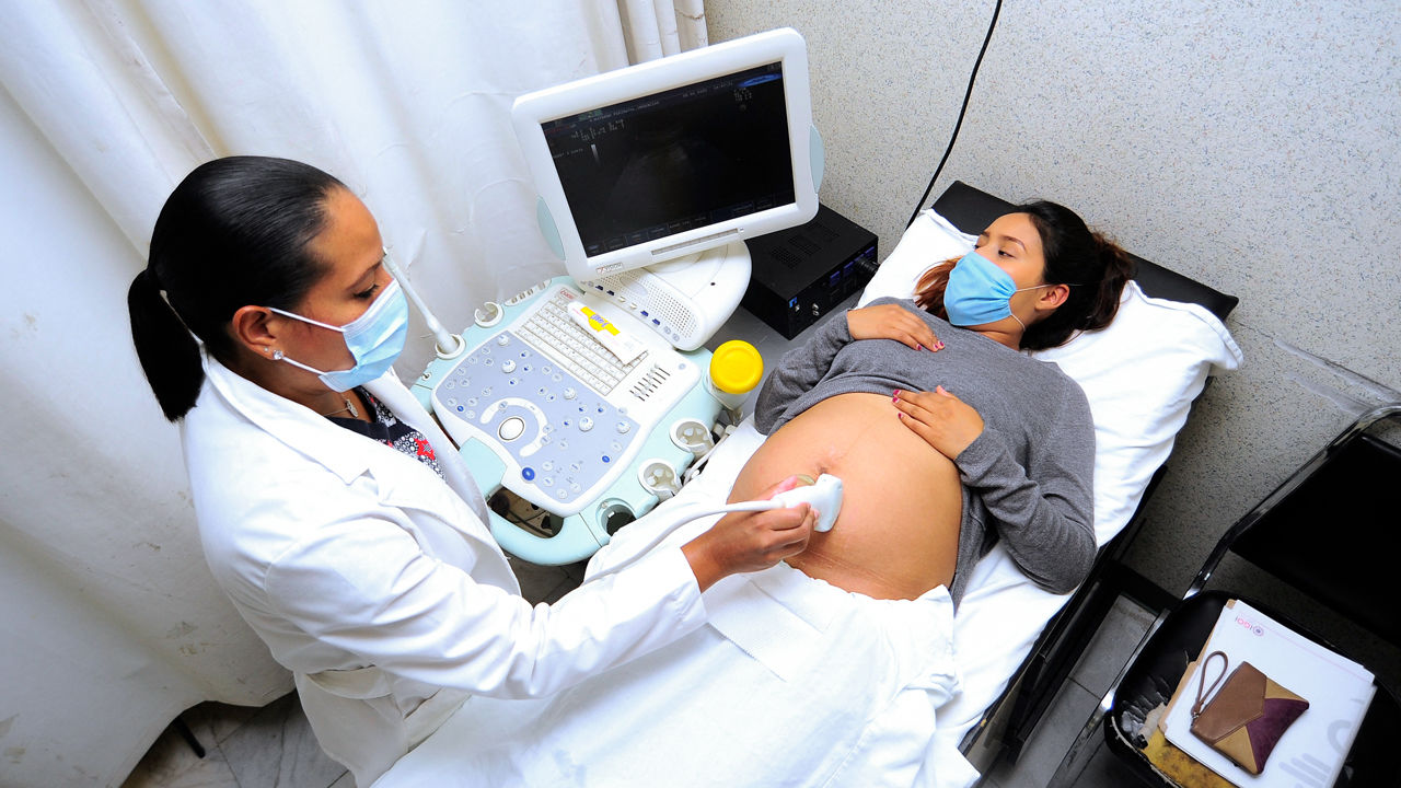 ΕΚΠΑ: COVID-19 κατά τη διάρκεια της εγκυμοσύνης και η ανάγκη εμβολιασμού των εγκύων έναντι του SARS-CoV-2