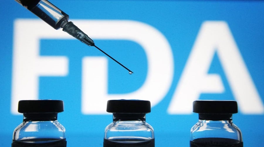 FDA τρίτη δόση: Έγκριση FDA για χορήγηση τρίτης δόσης εμβολίου Pfizer-BioNTech στους άνω των 65 κι ευπαθείς