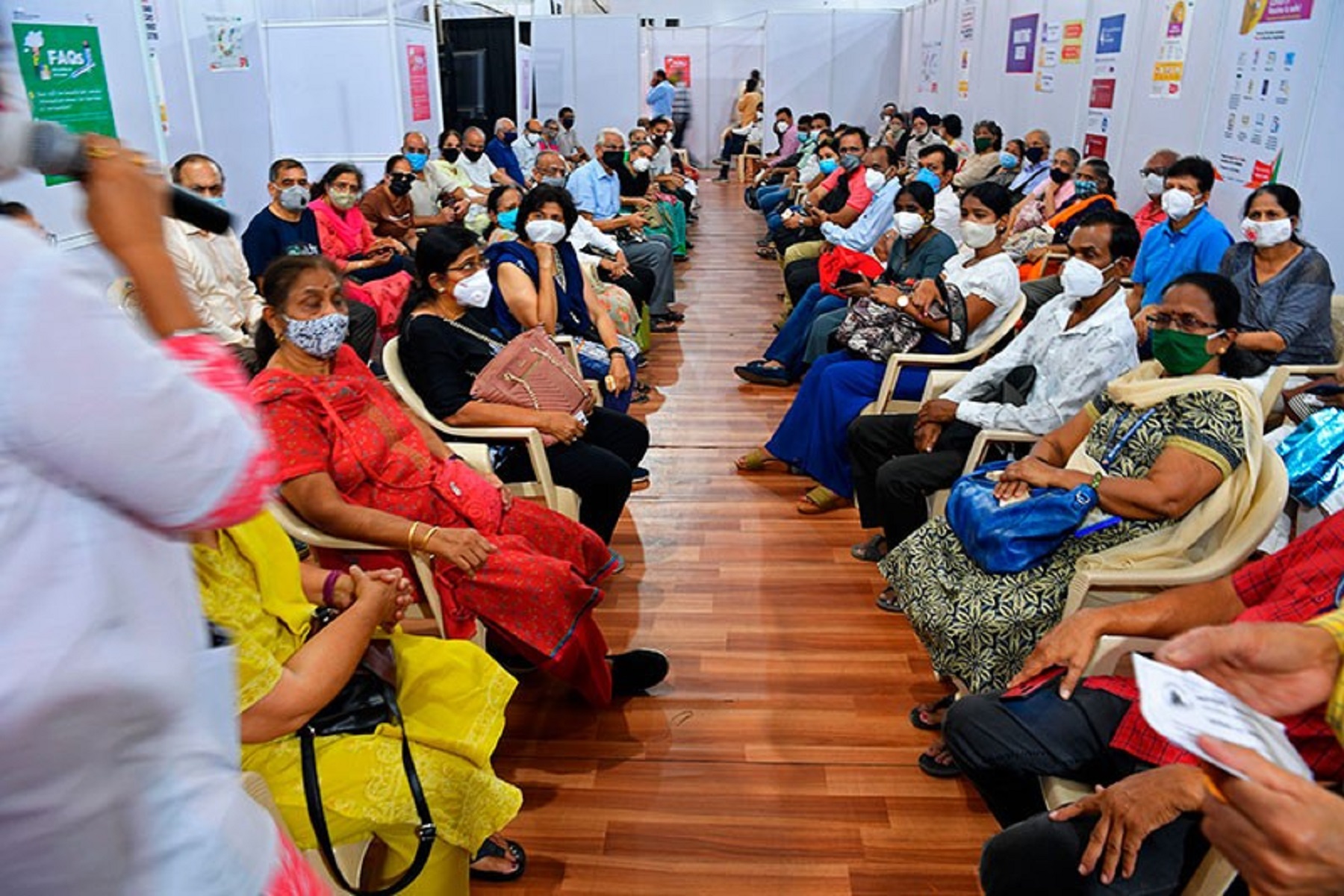 Κορωνοϊός Ινδία: Εμβολιάζει 10 εκατομμύρια άτομα σε μία ημέρα