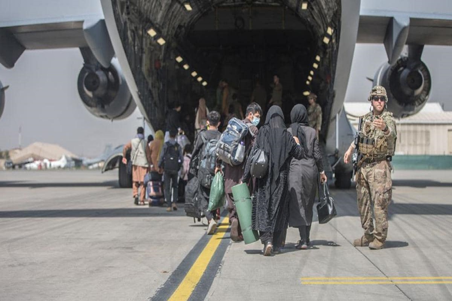 Aμερικανική Πρεσβεία στο Αφγανιστάν: Έκκληση στους Αμερικανούς πολίτες να εγκαταλείψουν το αεροδρόμιο της Καμπούλ